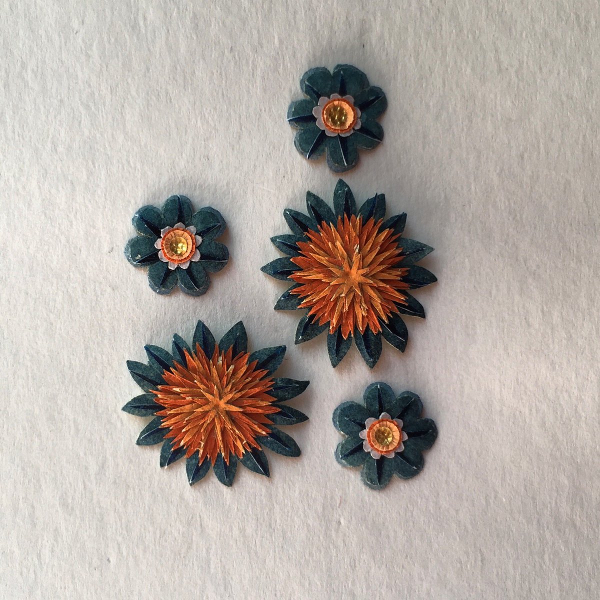ONOMAYART's tweet photo. Details are the difference between good stuff and great stuff. (S.B) #onomayart #cuttingpapers #artwork #marbling #handmade #details https://t.co/PsdIwLW5dY