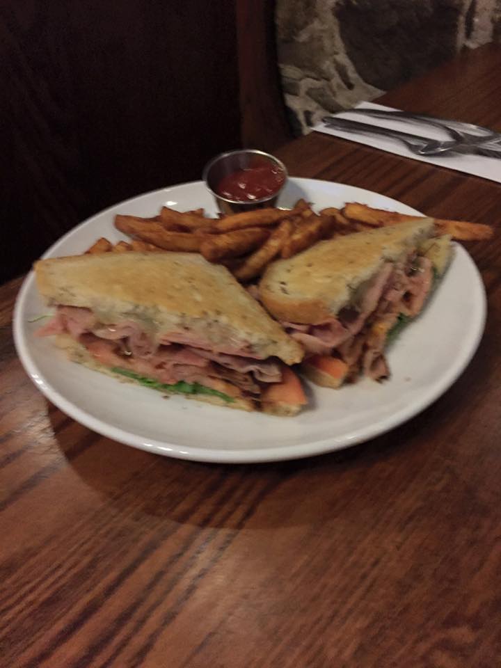TheOldeBryanInn's tweet photo. Ham & Swiss Grille is a daily special for lunch today! Warm up with some comfort food!
#hamandswiss #oldebryaninn #yum #lunch #saratoga https://t.co/RQERD2Ctwt