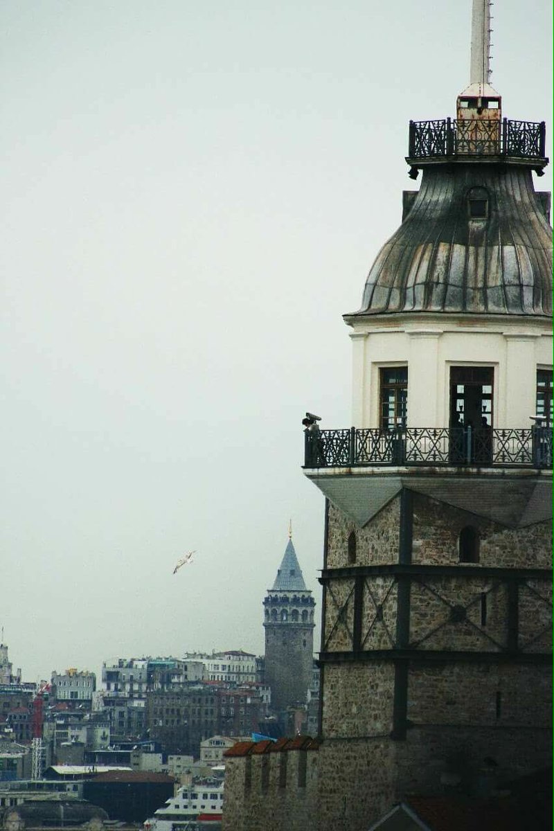 Bir gün 🚗dönersen bu şehre,
herkesten özür dile...
Sayende tüm sokaklar sırıl☔️sıklam
