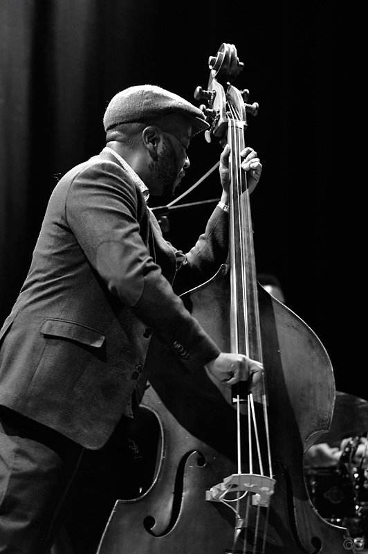 There are only two things worth aiming for, good music and a clean conscience...

Ph by Zi Owl