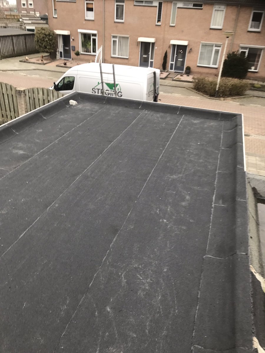 StegingDakbedek's tweet photo. Wat een strak bitumen dak! Ook geïnteresseerd? Neem contact op https://t.co/2D99Hn5UoL https://t.co/G6RAH8eJEE
