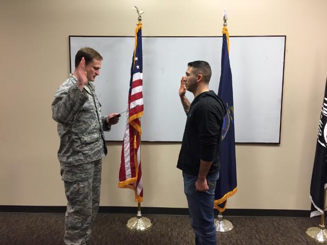 Jeff_Austin27's tweet photo. Welcome the newest TACP candidate to the 284th ASOS! @184IWRecruiting #184IW https://t.co/SJ5ijSbXxW