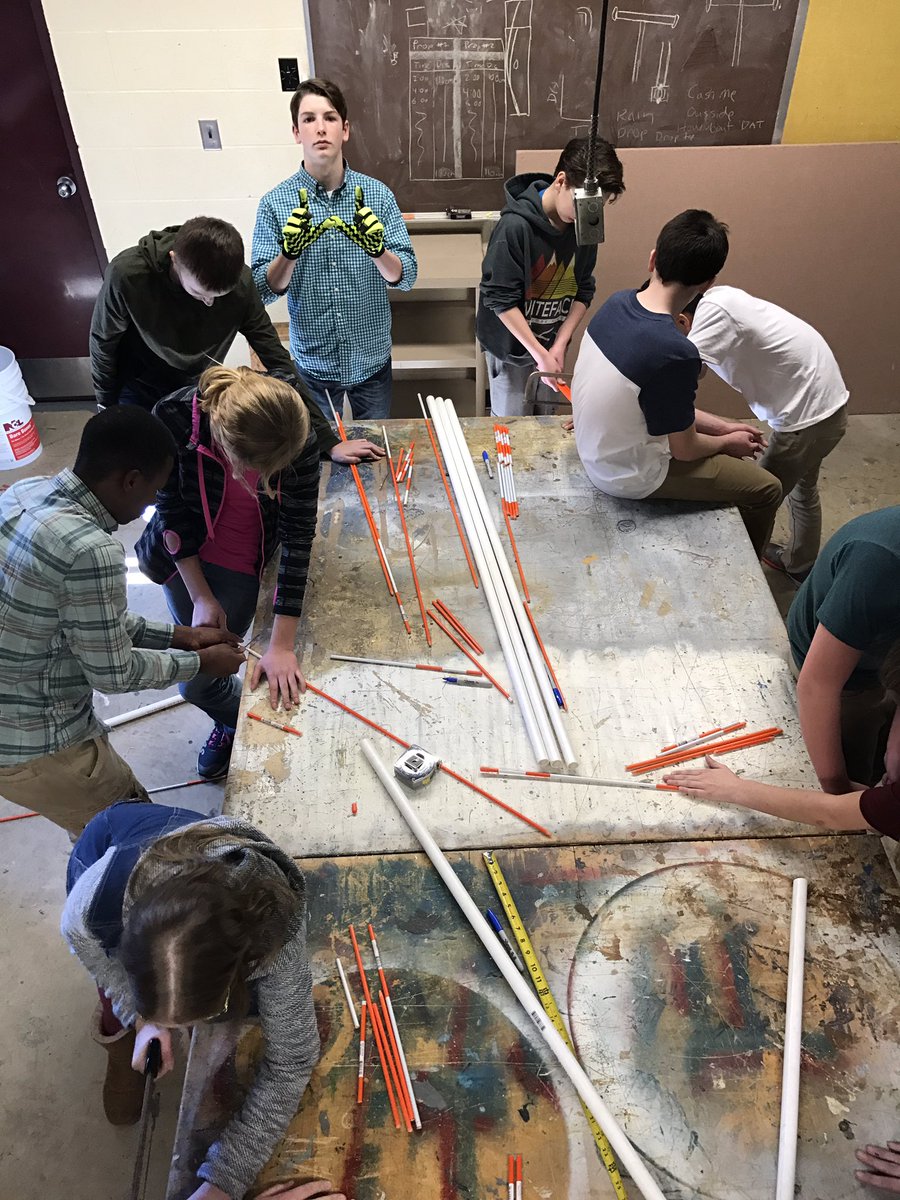 HCMSmaroons's tweet image. @HCMSmaroons HCMS getting it done! AHX 2017. Making their own PVC bows.