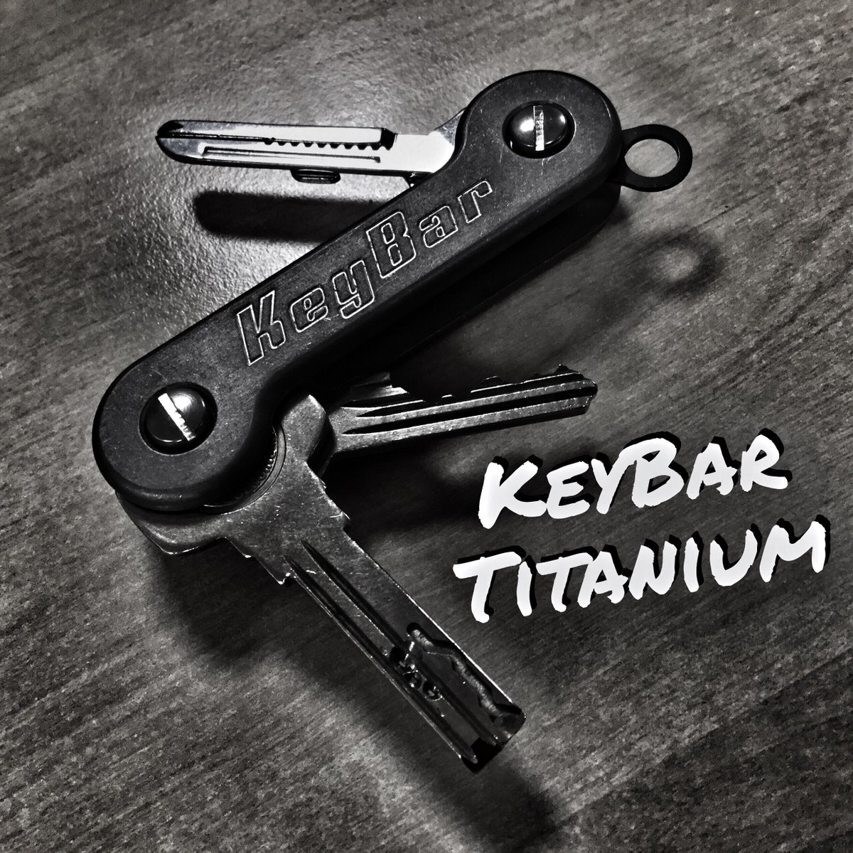 HeinnieHaynes's tweet photo. The KeyBar Titanium ~ https://t.co/rkbNigYsao #keybar #keyorganiser #everydaycarry #keys https://t.co/qDkR2K4SwR