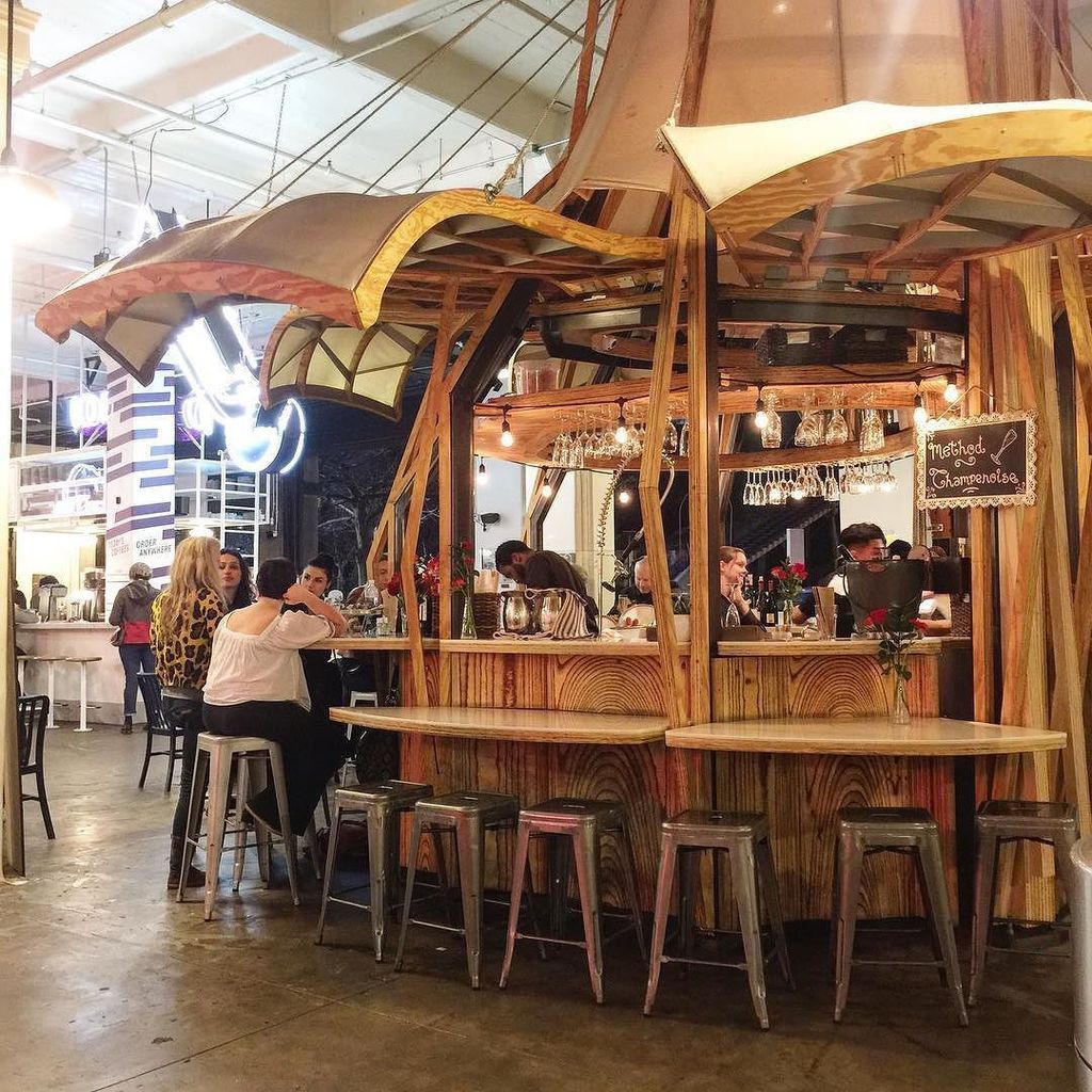 LAblocks's tweet image. Looking for an unconventional location to celebrate your Valentines Day? Why not done on oysters and Champaigne at …