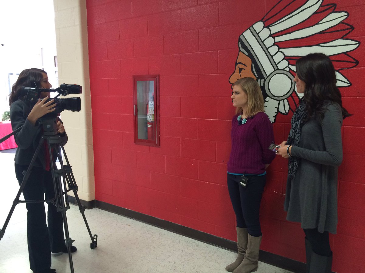 <a href="/fcsdsouth/">Jenny Ament</a> teachers 
Ms.Tenkman &amp; Mrs. Williams paying it forward through the Love Works initiative! Thanks <a href="/WCPO/">WCPO 9</a> for coming out today!