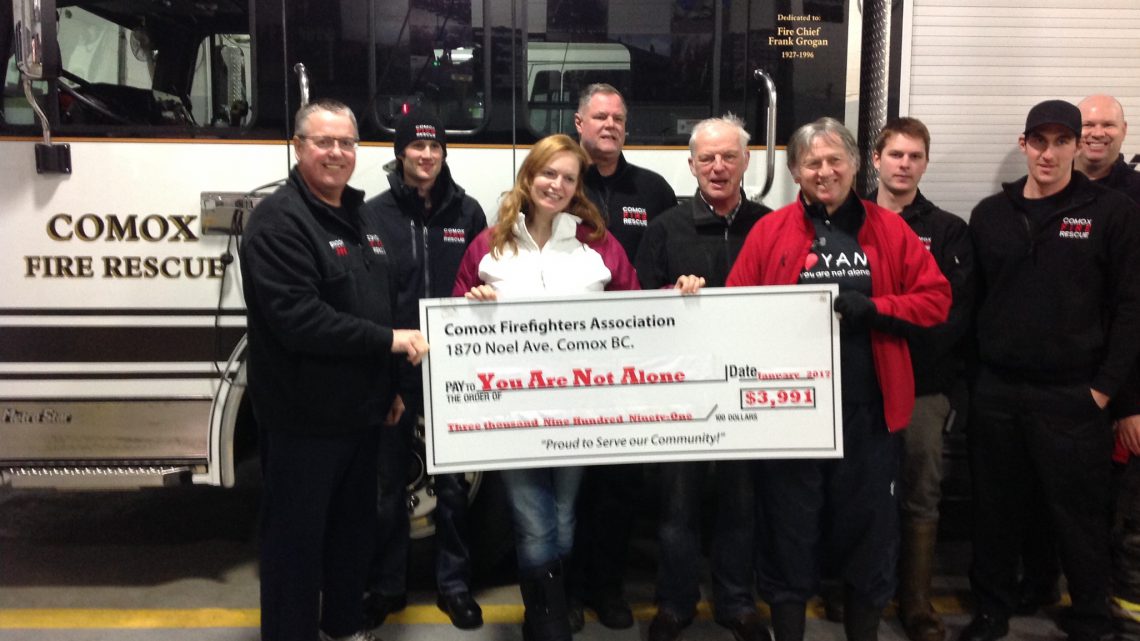989_JetFM's tweet image. #ComoxFire donates to YANA: mycomoxvalleynow.com/20319/comox-fi… (image courtesy Comox Fire) #ComoxValley #News