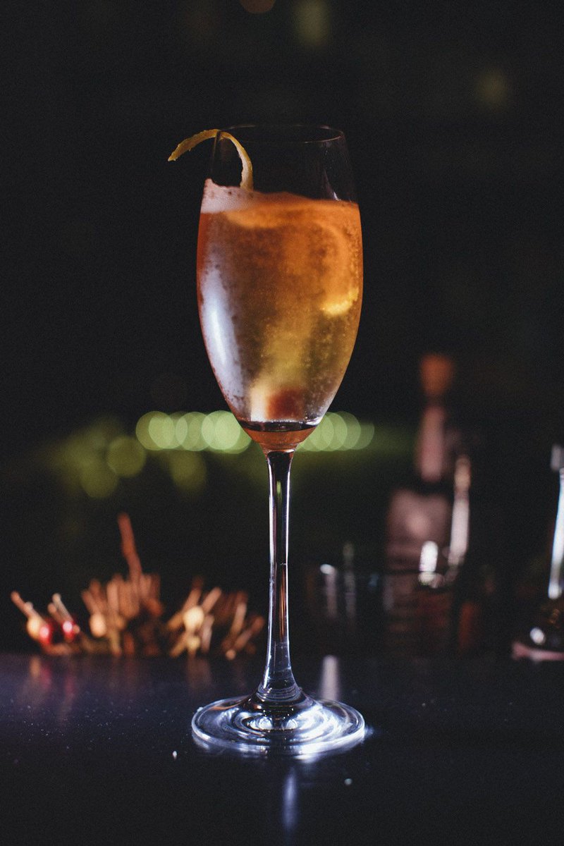 ROBARnooga's tweet photo. ROBAR will open tomorrow at 4:30 for #ValentinesDay! 6$ #Champagne cocktails and chocolate covered strawberries all night long! #bolla https://t.co/UKv50OStyX