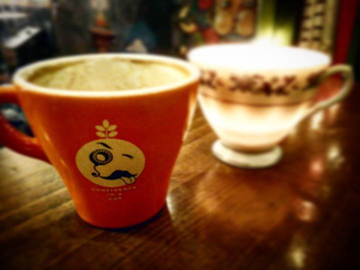 Mon_Petit_Cafe's tweet photo. Confidence in a cup @freehandcoffee #whiskersnewquay #coffee #tealight #chinacuptealight #… https://t.co/YZlB6oeEt2 https://t.co/zvNzhbnRMy