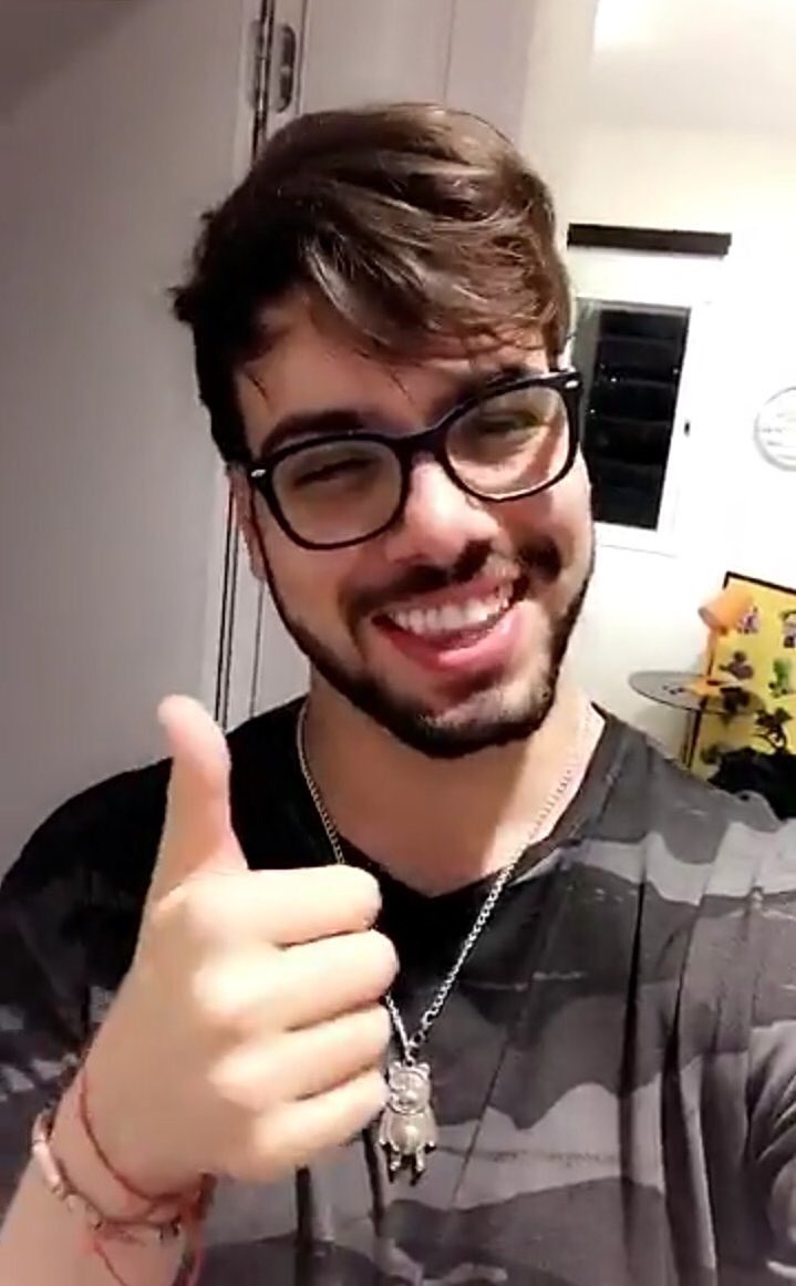 T3ddy Sorrindo on X: É um nenê de óculos mesmo  / X