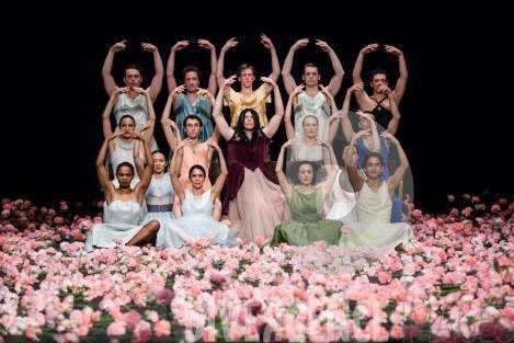 RachelEtNicole's tweet photo. It was a #PinaBausch piece, y'all. Can we please remember that? pina birthed this, not @Beyonce https://t.co/AW4E1igVuk