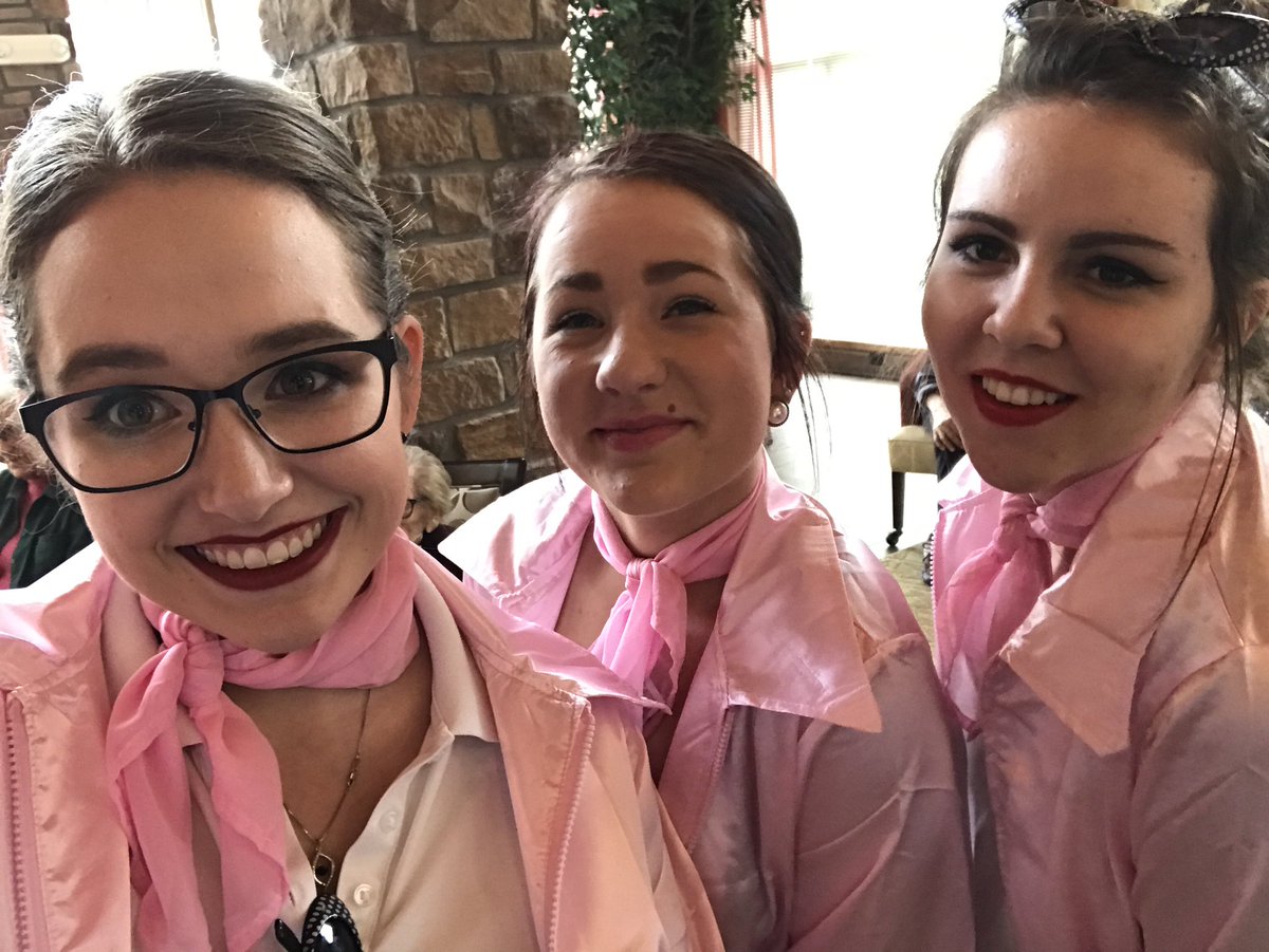 S_Alexis98's tweet photo. Took it back to the 50's this weekend💕🎶 https://t.co/8Mt5tRfZdG