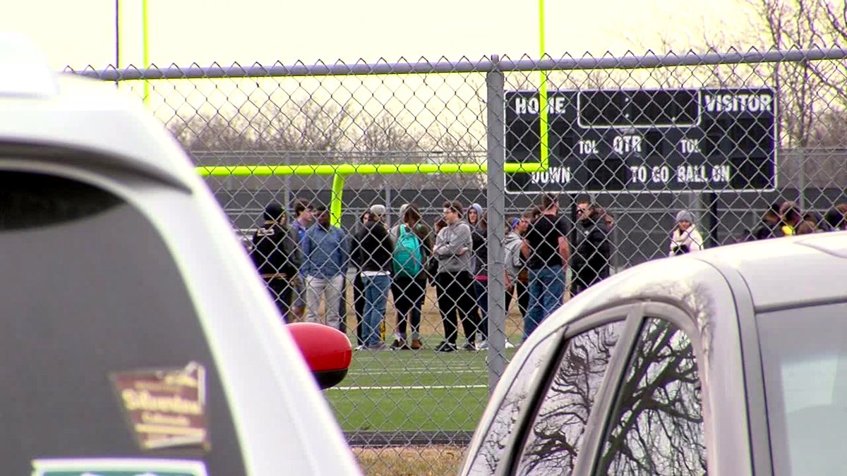 fox4kc's tweet photo. Blue Valley students and staff gather on football field to pray for Coach Driskell https://t.co/a3kW4QBrWg via @seanfox4kc https://t.co/NofvBNVzWo