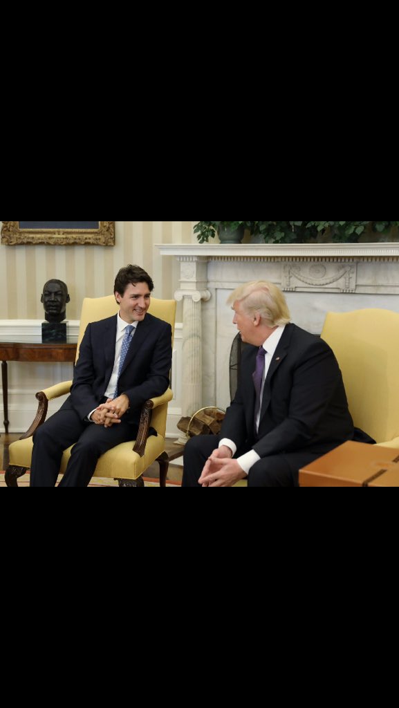 jezze69's tweet photo. A very, very odd sighting https://t.co/c3FIrfedlq