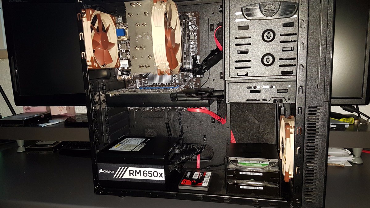 #pimpmypc <a href="/bitwitkyle/">Randall</a> AMD FX-6100, Noctua NH-U14S +2x NF-S12A, MSI760GM, GTX 660, 8Gb ram, Cooler Master Silencio 450, Corsair RM650x.