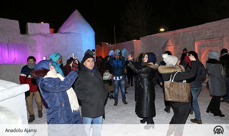 anadoluajansi's tweet photo. [Galeri] Kardan yapılan 'EYOF Kültür Sokağı' açıldı https://t.co/hPU4ZAdyMc https://t.co/fCSJcmUos6