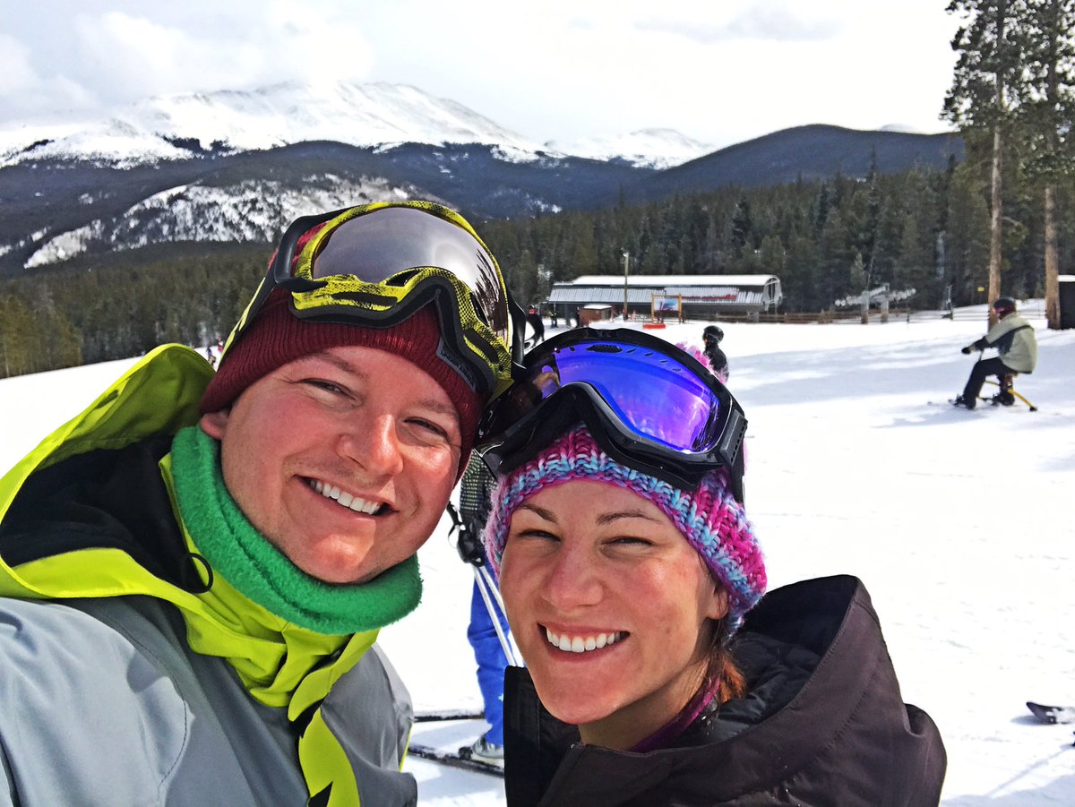 charlie_p3's tweet photo. Family time on the mountain #breckenridge #skicolorado #mysnowbunny https://t.co/7j2nvJouVk
