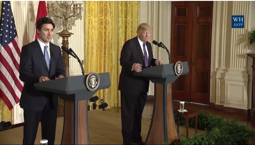ExpEconomia's tweet photo. EN VIVO Rueda de prensa de Donald Trump con Justin Trudeau https://t.co/hpTdJ4UcvO https://t.co/a1ucDjuVT6