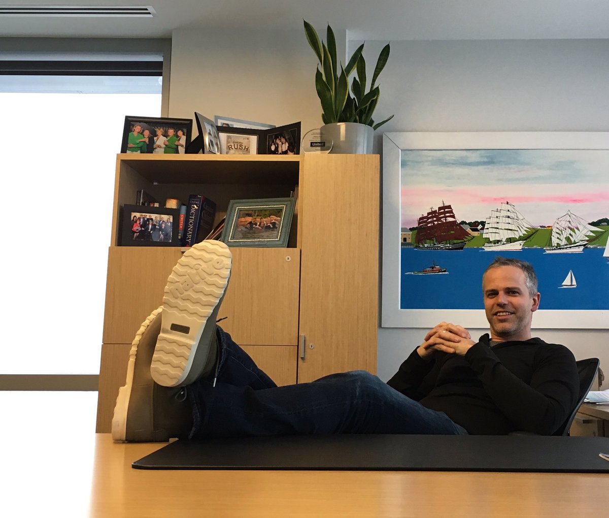 scott_belton's tweet photo. @TaraLynnH_TD couldn't make it in today so I'm making myself feel at home. #GetYourStuffOutOfHere #WheresTheView https://t.co/S6lrBdKsFN