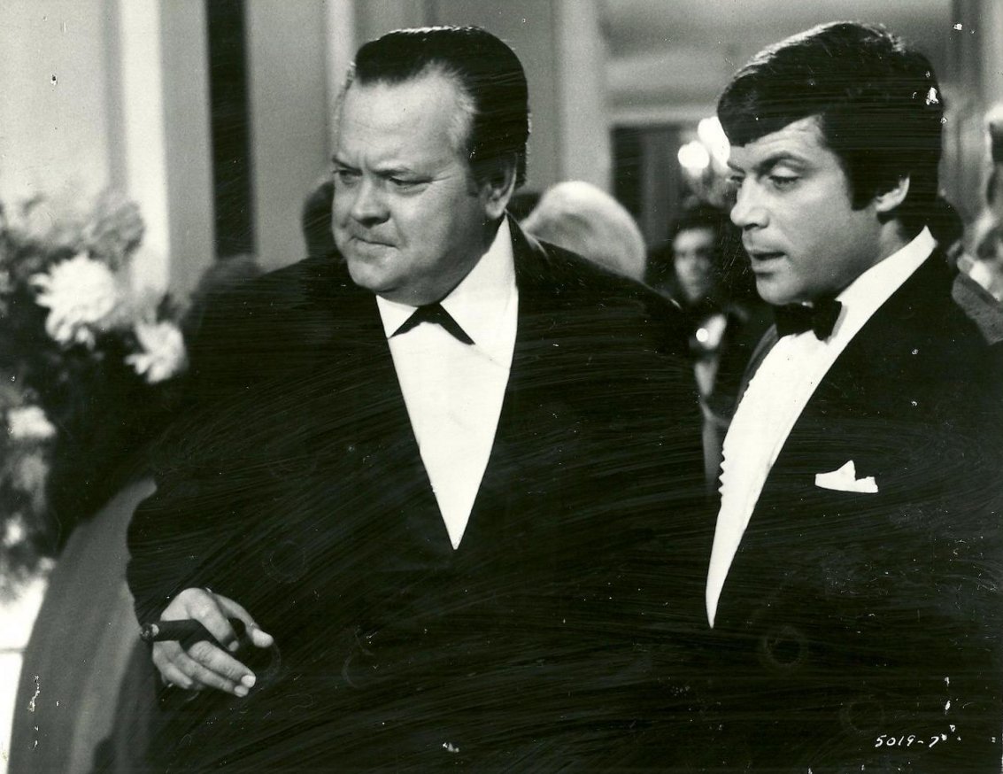 And happy birthday Oliver Reed!

Here with Orson Welles in I\ll Never Forget What\s\isname, 1967. 