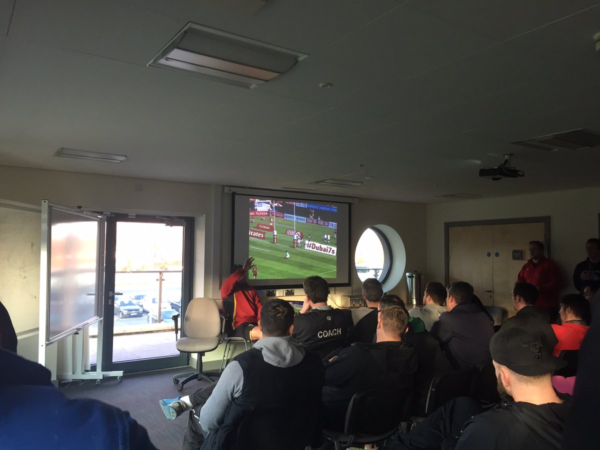 martyncooke19's tweet photo. A good 7's CPD session this afternoon with @WelshRugbyUnion 7's coach @GarethBabs #HubCPD https://t.co/zqib12369b