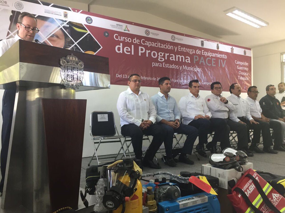 UCSCampeche's tweet photo. #PACEIV: capacitación para fortalecer conocimientos y manejo de equipos relacionados con prevención de accidentes, emergencias y desastres https://t.co/cQ88aeCtvn