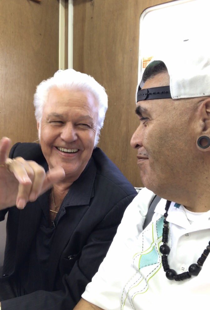 DJPOROUFESSOR's tweet photo. My DJ training is complete I met the Master #JohnRowles π―πβ
https://t.co/uaBb3GxM8g