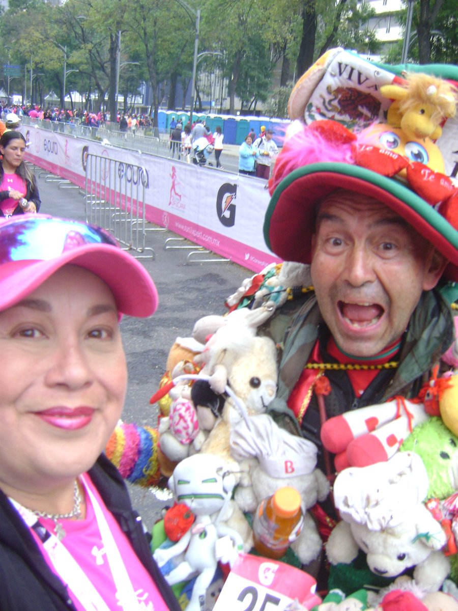 LaAleRunner's tweet photo. @loverunsmile1 @ozkrfab @arondf @Elena_Arechiga @macrimoqui @JoseDavidVidal2 @Mar_Oh @RosyOviedo @Heck1123 @dr_enrike sin y con peluches! https://t.co/IDQ7dW7Umn