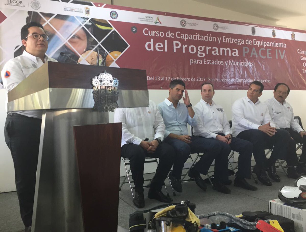 UCSCampeche's tweet photo. Entrega de este equipamiento #PACEIV es para garantizar seguridad de ciudadanos en materia de desastres naturales, forestales, entre otros https://t.co/2UKkjgHken