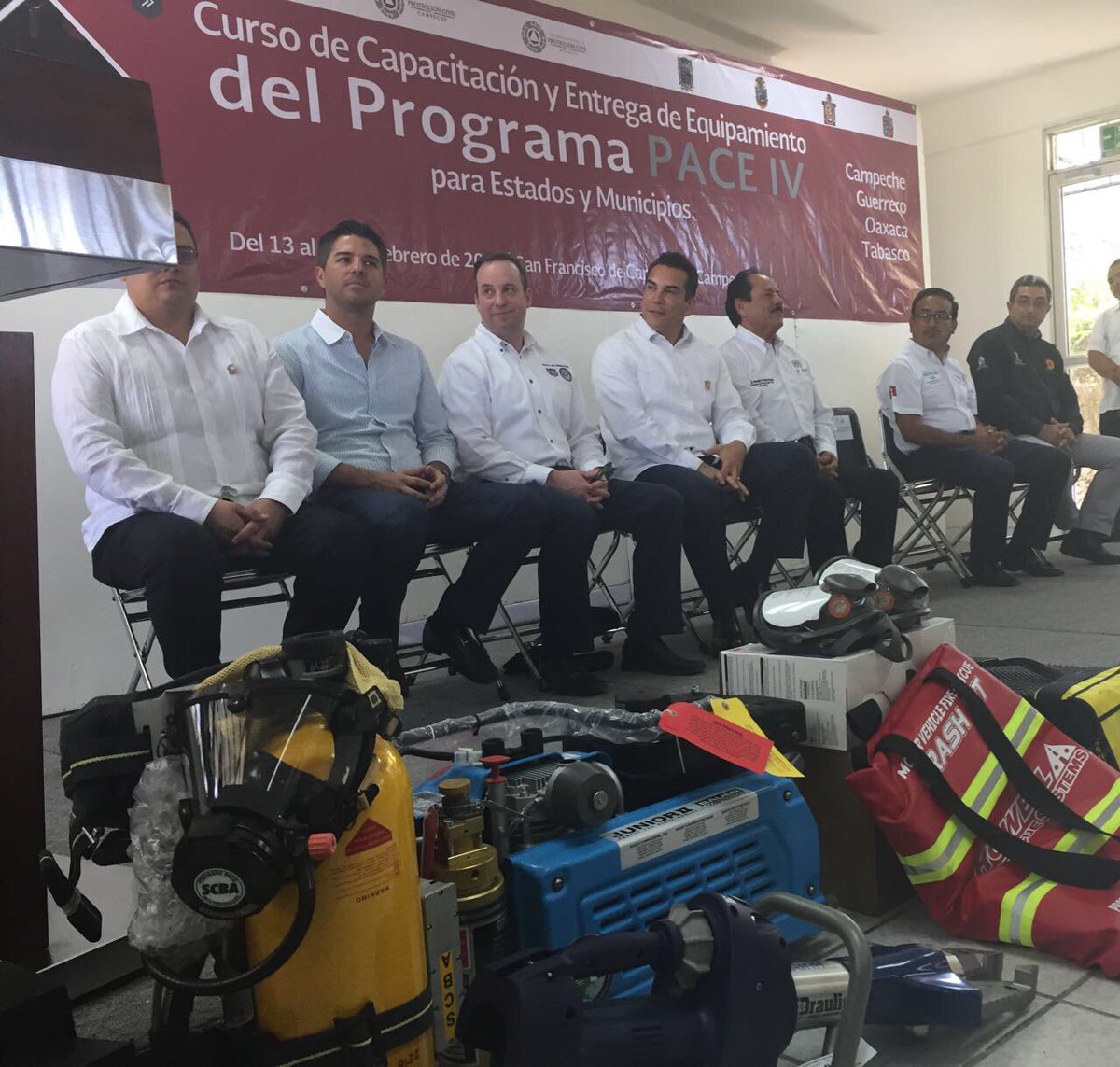 UCSCampeche's tweet photo. Entrega de este equipamiento #PACEIV es para garantizar seguridad de ciudadanos en materia de desastres naturales, forestales, entre otros https://t.co/2UKkjgHken