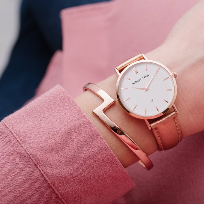 Share the ❤️ this Valentines with @AbbottLyon and their new Metallic Rose Gold Leather watch! Use my<a class="tags" target="_blank" title="On Twitter" href="/?out=eyJ0eXAiOiJKV1QiLCJhbGciOiJIUzUxMiJ9.eyJpYXQiOjE3MjE1Njk3MDIsImlzcyI6InR3cG9ybnN0YXJzLmNvbSIsIm5iZiI6MTcyMTU2OTcwMiwiZXhwIjoxNzUzMTA1NzAyLCJyZWRpcmVjdF91cmwiOiJodHRwczovL3R3aXR0ZXIuY29tL0FiYm90dEx5b24ifQ.xNJsnOc3gnTYvlf-cctyxaTaTtIK-S2toVXedI6r5BvSEAHalp0-avobvFPnVflUfS8laaXhf88iXrAmpUhhNQ">@AbbottLyon</a><a href="/tag/ad"class="tags"><span>#ad</span></a>