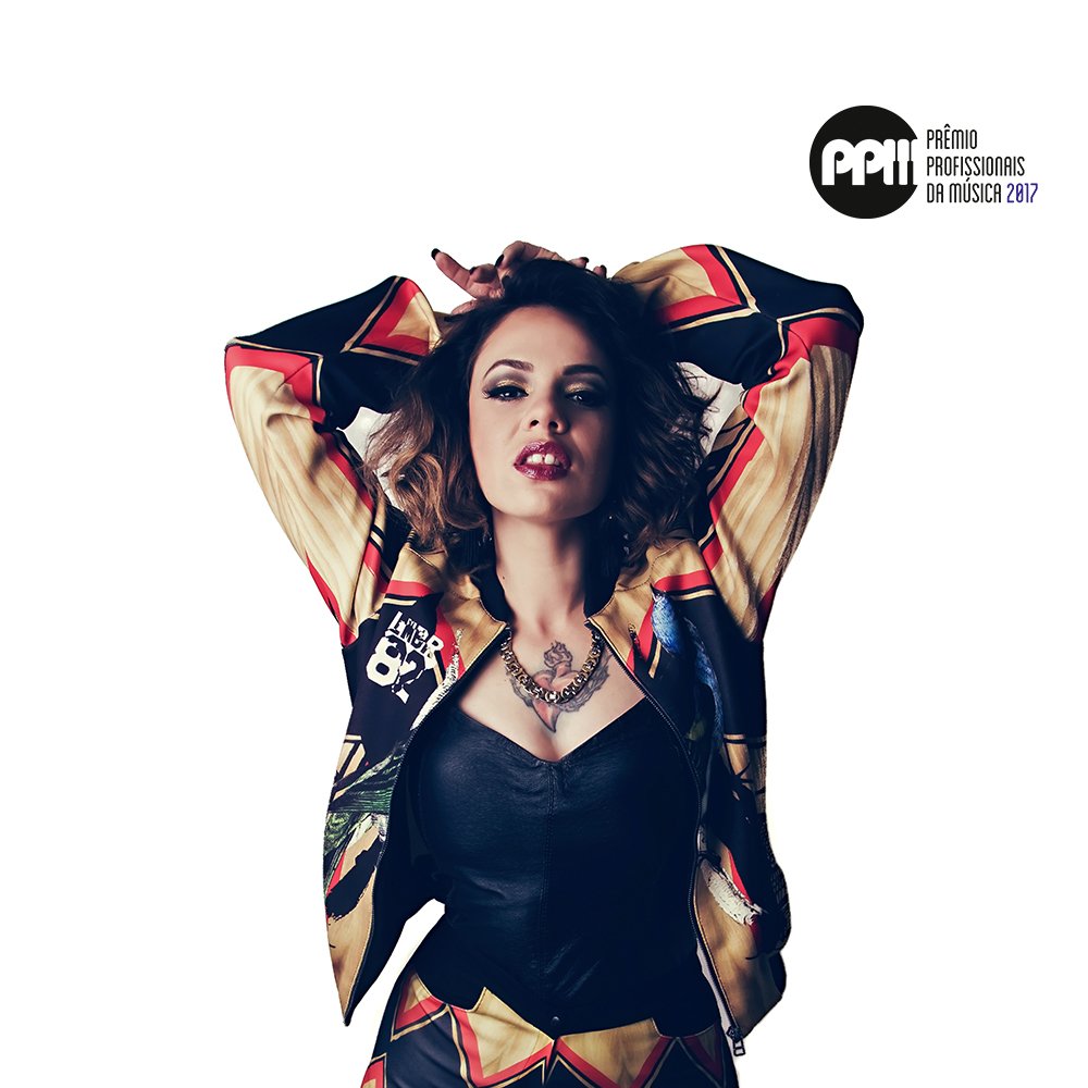 premiopm's tweet photo. Lurdez da Luz ganhou na categoria Hip Hop do #PPM2016. Quem vai ganhar esse ano? Vote no nosso site! Conheça Lurdez: https://t.co/T6LQZFD1QP https://t.co/QYVmJE2ExR