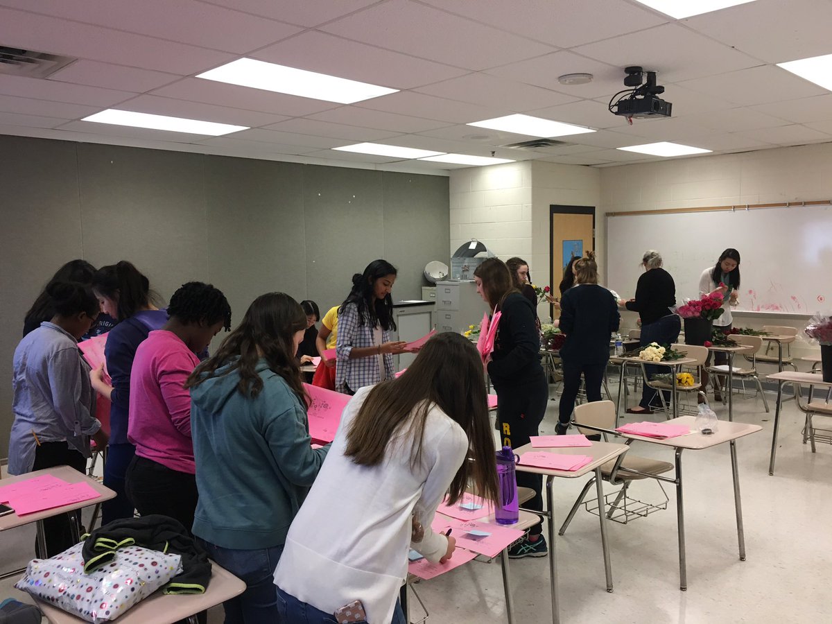 finelinesmag's tweet photo. ❤ Fine Lines getting ready for distributing the roses! Look out 1st period! ❤ https://t.co/qNsat7skVs