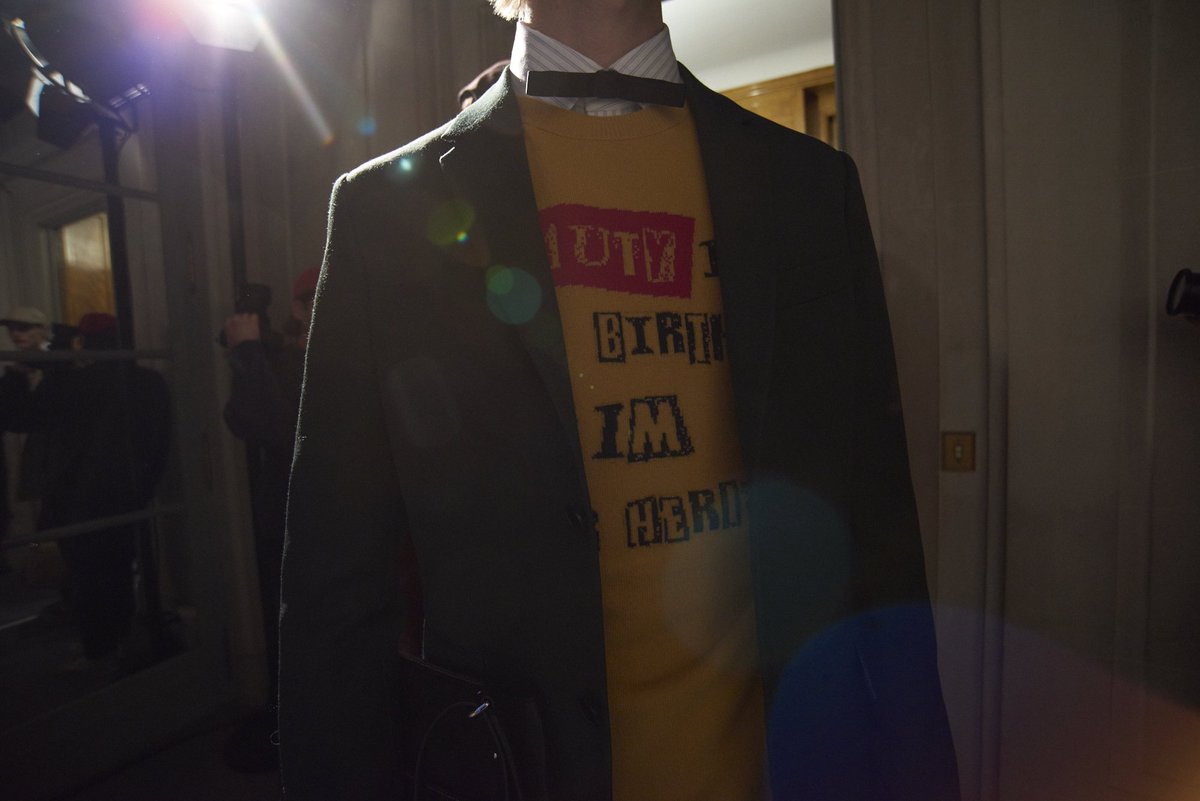 VesqueMag's tweet photo. Exclusive behind the scenes images from @MaisonValentino Fall '17 Menswear show on #VesqueMag

https://t.co/1JfXwfpqPH https://t.co/pHd1dKYVjI