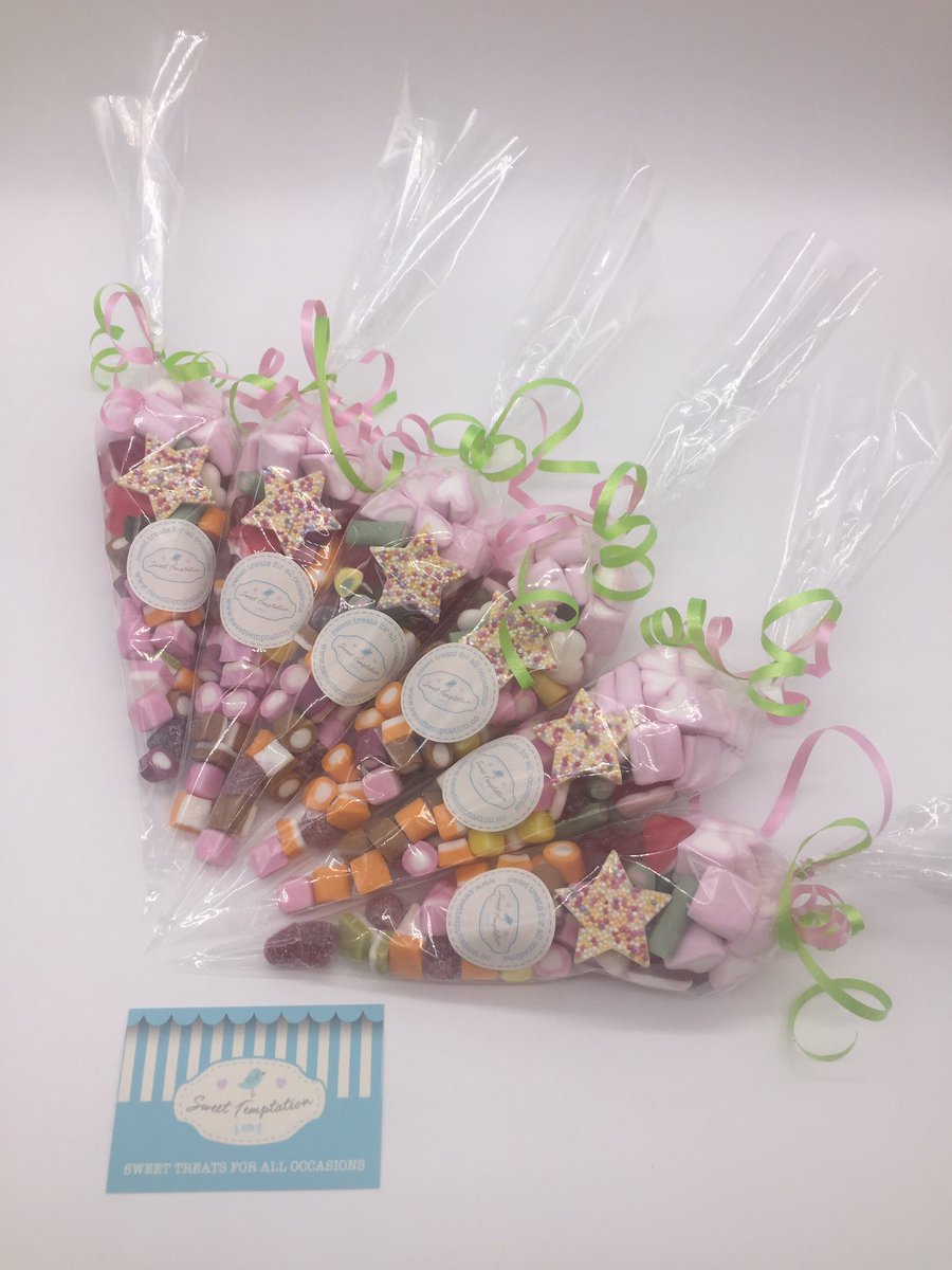 EmmaSweet30's tweet photo. Sweet cones... 🍬🍭🍬🍭 https://t.co/2yiJ2FUs56
