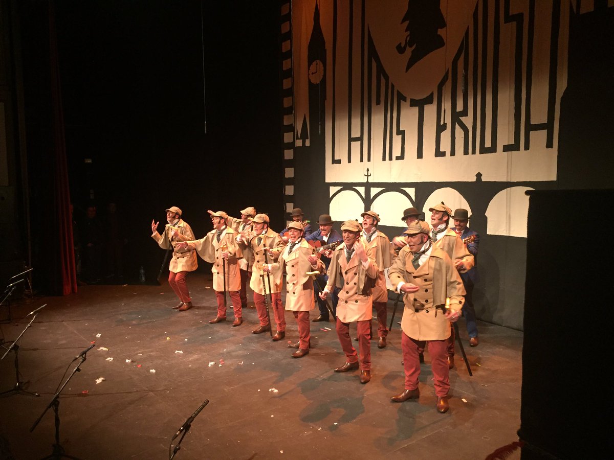 Continuamos con la <a href="/ComparsaFerAbad/">LacomparsadeFAbad</a> "La Misteriosa" qué regresan después de su ausencia el año pasado. #CoaCorS5