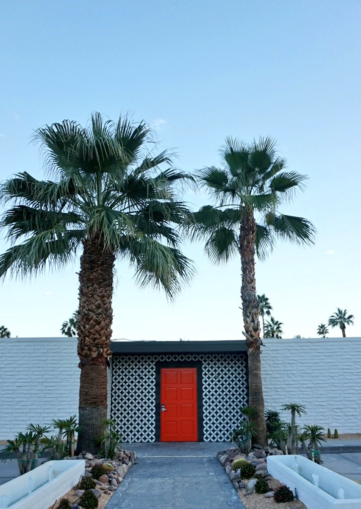 WCoastDiscover's tweet photo. Sweet bike ride through the #Madmen era in Old Las Palmas #PalmSprings @PalmSpringsCA @VisitTheUSA @lonelyplanet #1970s https://t.co/i3ODJvCiXr