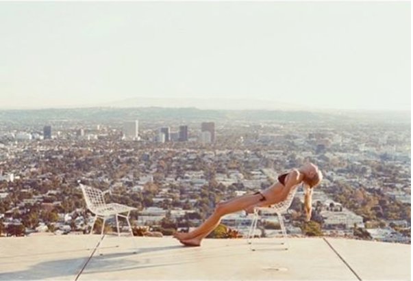 blossombyjam's tweet photo. Expectation: Summer
Reality: Monday 
#Amirite #Purienne https://t.co/TD9D7pqXfZ