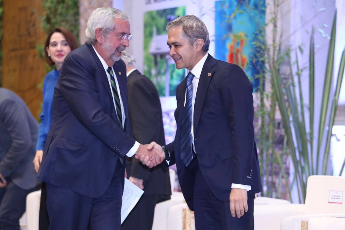 ManceraMiguelMX's tweet photo. Presentamos #PronósticoAireCDMX para municipios conurbados de la Zona Metropolitana del Valle de México y #CDMX, el primero en el país #mm https://t.co/B3RfV6VqOZ