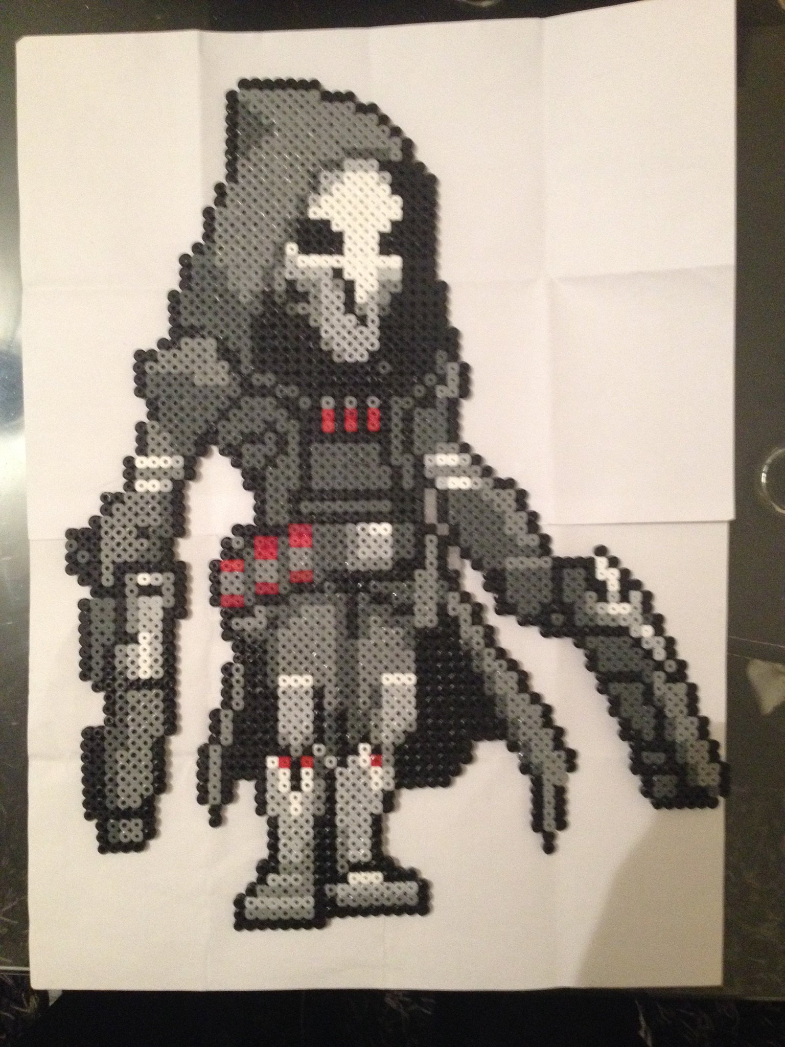 Lowboby on Twitter: "Enorme pixel art de reaper by @Leva_hs merci il