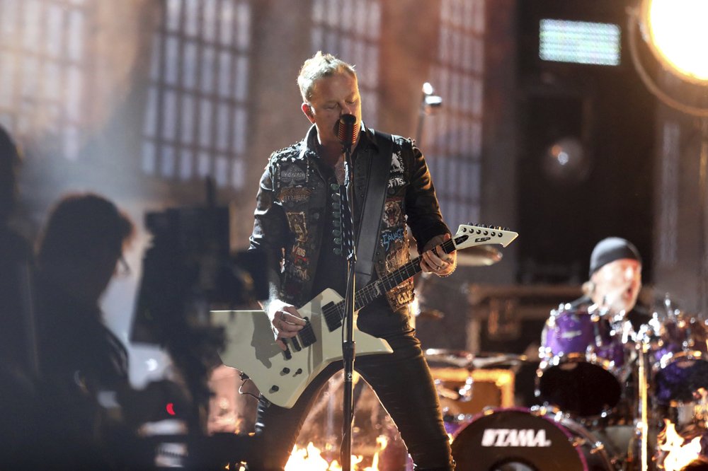 .<a href="/Metallica/">Metallica</a> coming to <a href="/GilletteStadium/">Gillette Stadium</a> in <a href="/SCFoxboro/">Sun Chron Foxboro</a> in May  ow.ly/Tchg308Y8Mt <a href="/TheSunChronicle/">The Sun Chronicle</a>