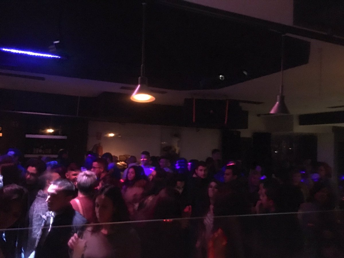 LatraDj's tweet photo. Gran noche en #saladejavu #polan!con el concierto en directo de el #maky y #Mariaartes y la #musica del momento cn un servidor #djlatra https://t.co/cDmPbT4Csn