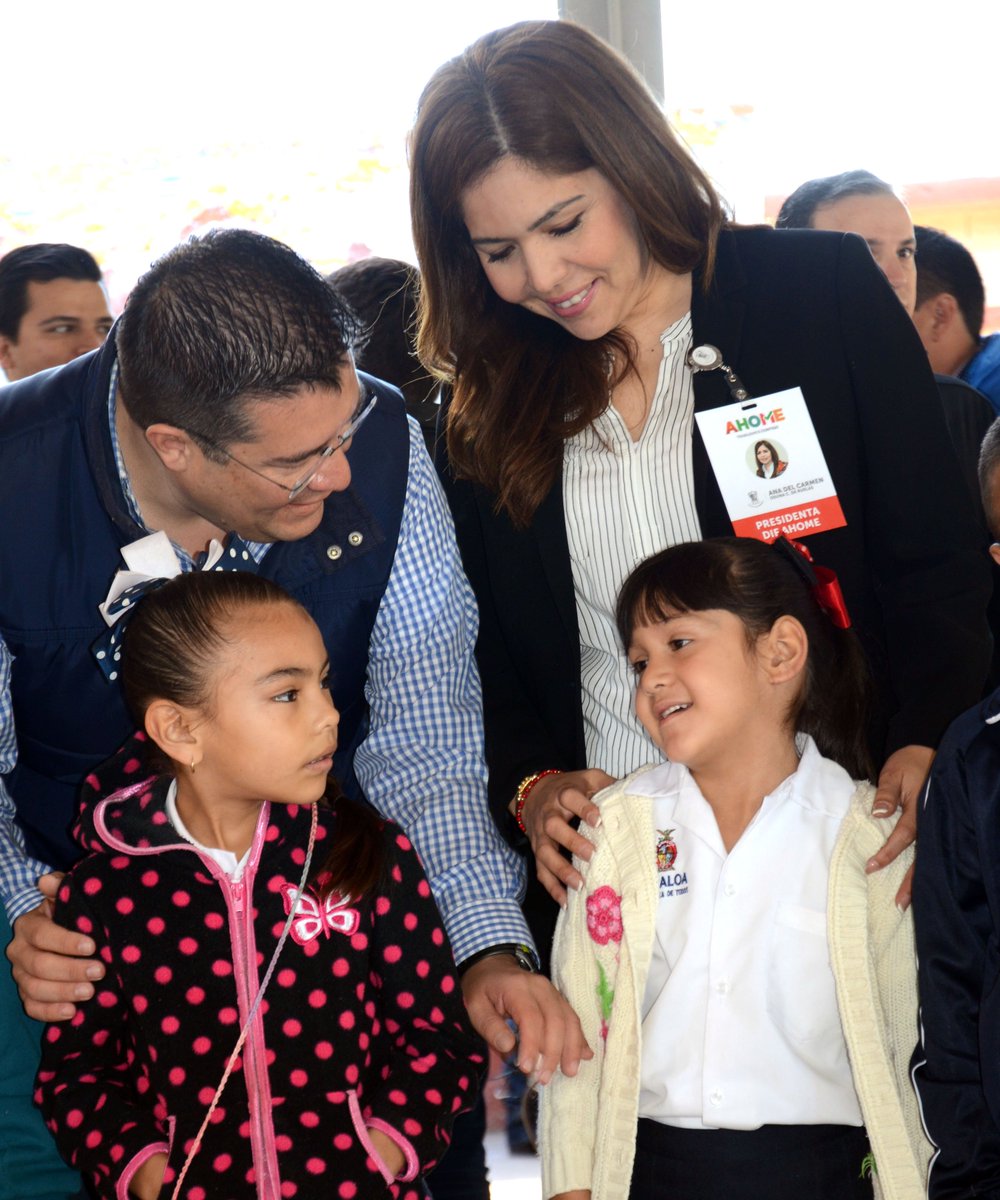 DifusionAhome's tweet photo. Preside Álvaro Ruelas Echave Lunes Cívico en Esc. Prim. Reforma del Ej. Benito Juárez. https://t.co/ieDqvscn3v