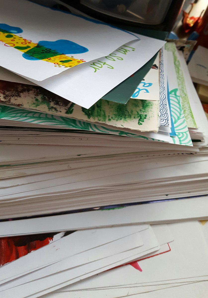 Strawberrywish's tweet photo. Life with me mean index cards. All over the house. All of the time. #art #messyperson https://t.co/LbakOyRgy9