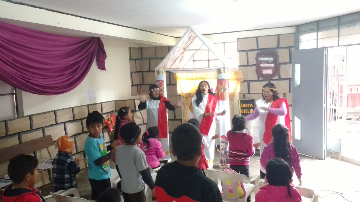 AdvenTamboOeste's tweet photo. Se da inicio a la #ECV2017 en la iglesia Justicia, paz y Vida. @AdventistasMAC @villancico7 @YudyVilladeRome https://t.co/D3smNzuJYn
