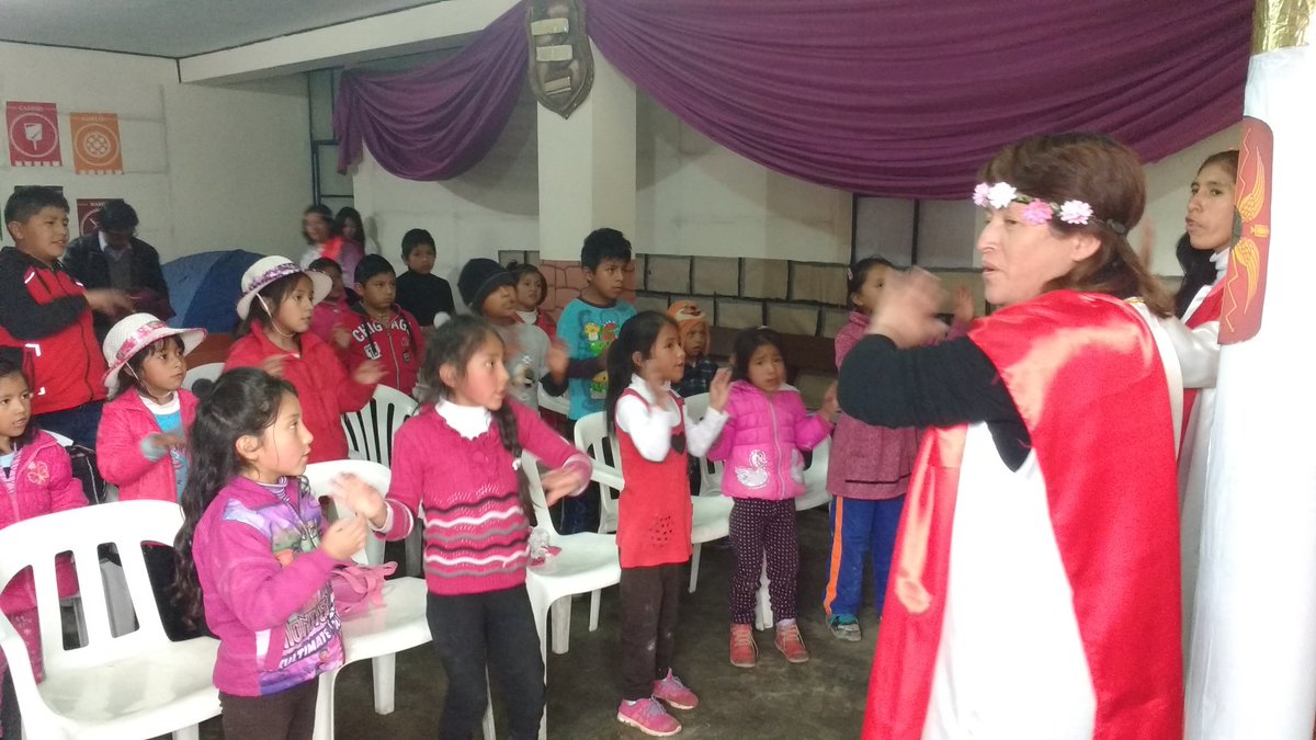 AdvenTamboOeste's tweet photo. Se da inicio a la #ECV2017 en la iglesia Justicia, paz y Vida. @AdventistasMAC @villancico7 @YudyVilladeRome https://t.co/D3smNzuJYn