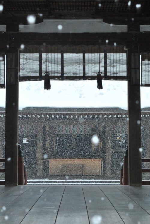 ClassicWeeb's tweet photo. Winter in Japan🌨 https://t.co/DnSu1C6OEH
