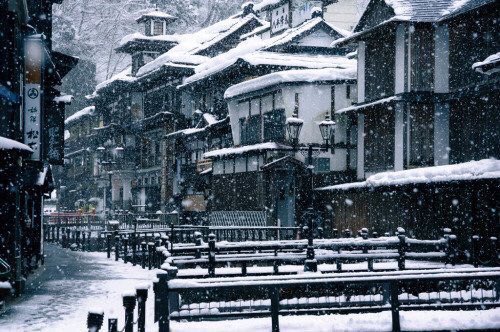 ClassicWeeb's tweet photo. Winter in Japan🌨 https://t.co/DnSu1C6OEH