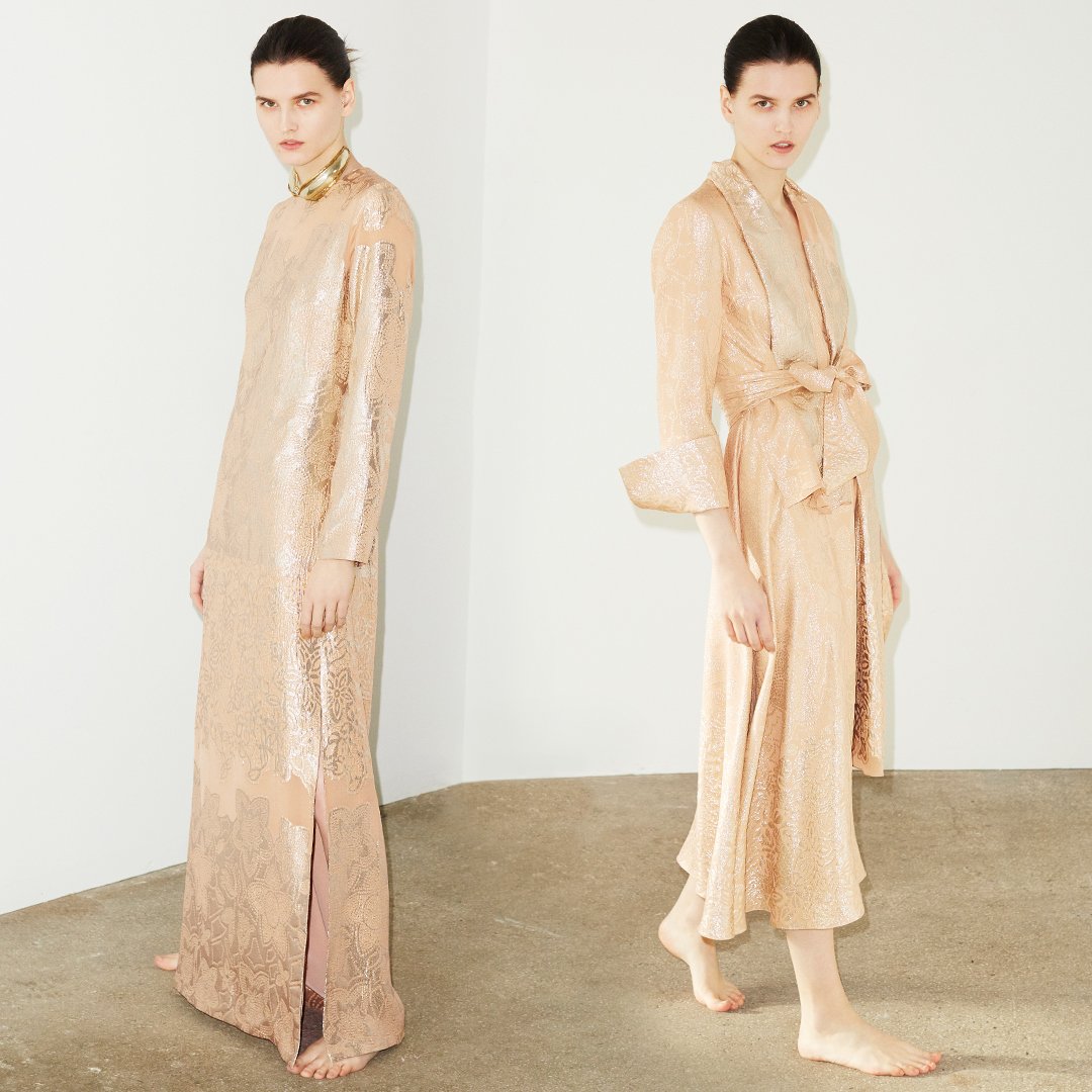 Dare to go nude! PreO <a href="/NelliePartow/">Nellie Partow</a>'s glam #metallic robe-dress and #gold embroidered #caftan moda.cm/partowFW17