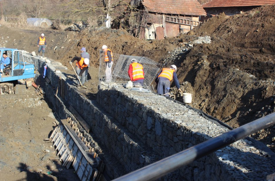 UNDPplanet's tweet photo. In #Serbia, @UNDP supports coordinated #disaster risk reduction from village to government: https://t.co/713ZcqGX3E #Switch2Sendai #SDGs https://t.co/mrA2dpWlsI